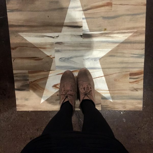 pellegrino_star tracy lee stum, 3d street painting, anamorphic art, 3d murals, james beard